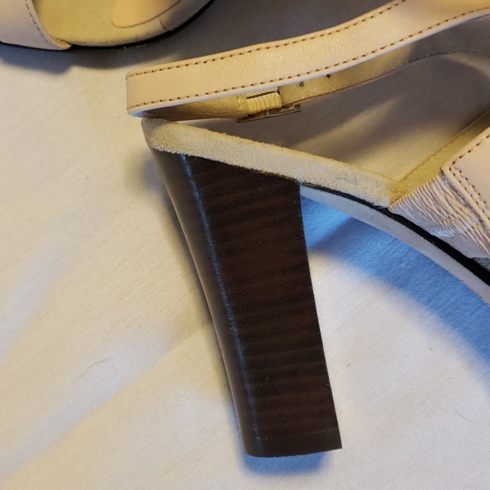 Heels - Picture 4 of 5